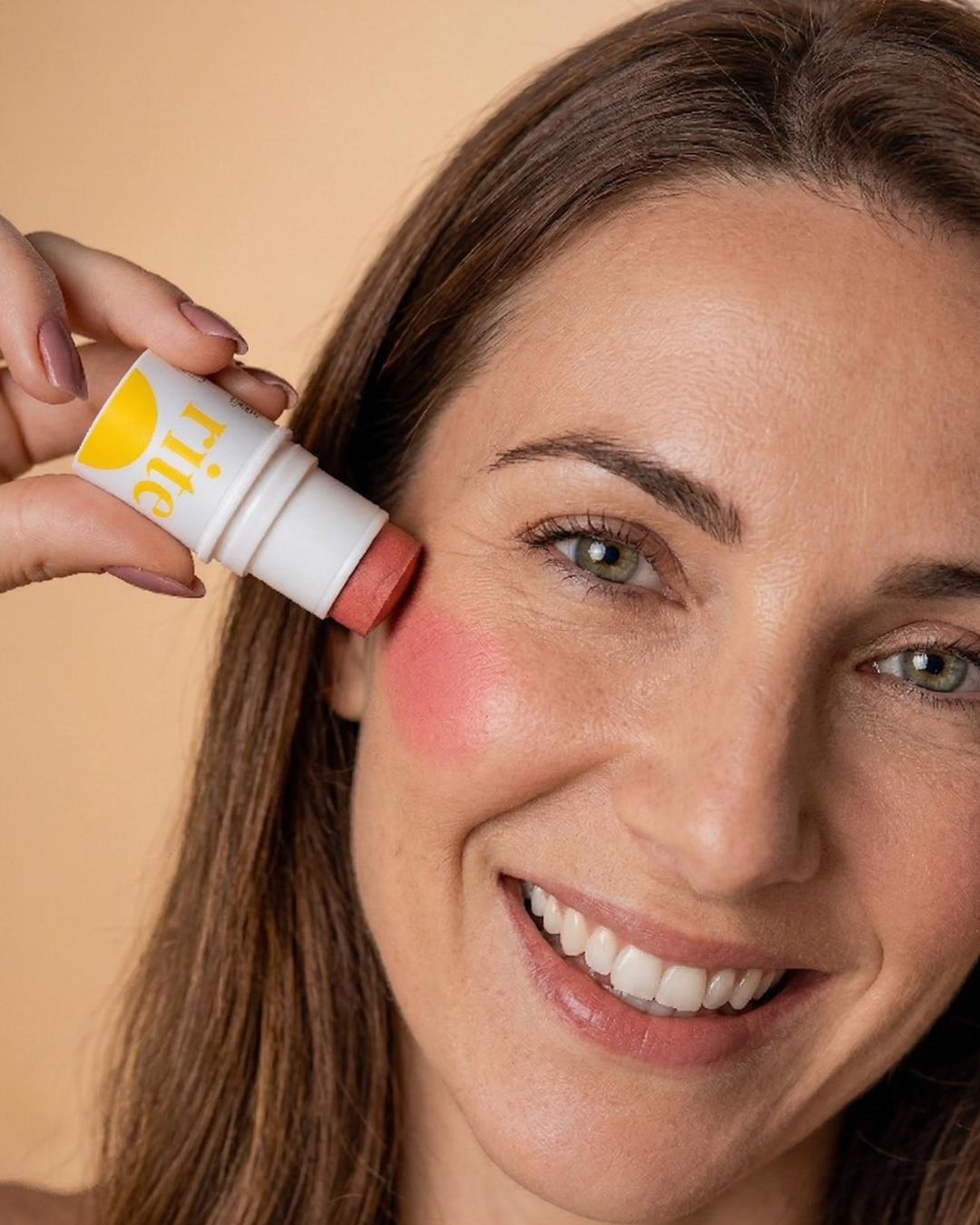 STICK 3 EM 1: O PRODUTO QUE FACILITA SUA ROTINA DE BELEZA